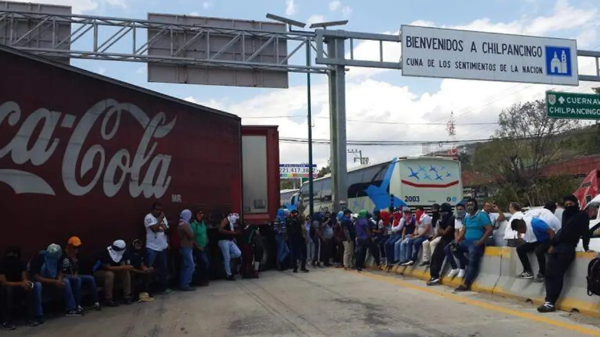 Bloqueo Chilpancingo Ayotzinapa